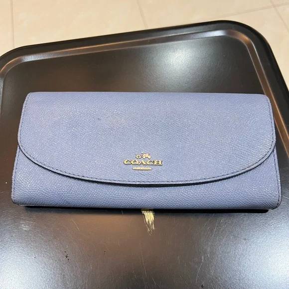 Coach - Picture 13 of 13